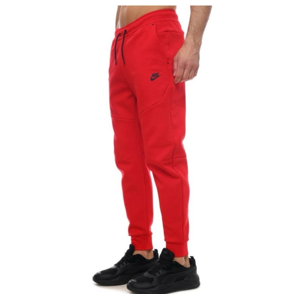 Nike Men’s Tech Jogger